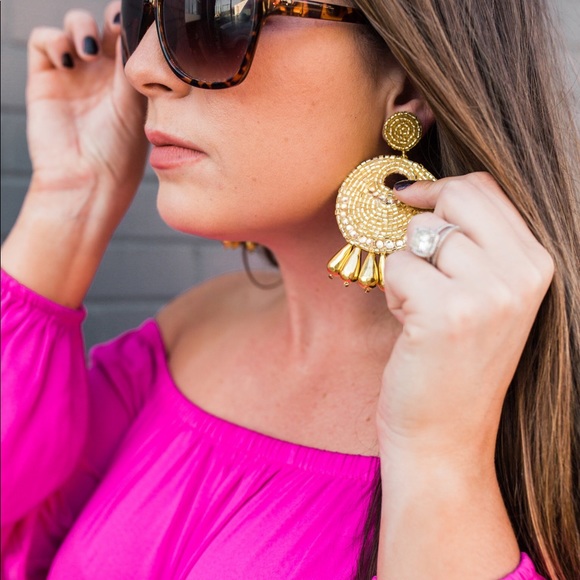 Kennneth Jay lane earrings gold pair - Picture 2 of 3